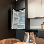 Luxury Center - Parking Included Apartment *