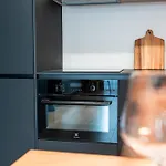 Luxury Center - Parking Included Apartment