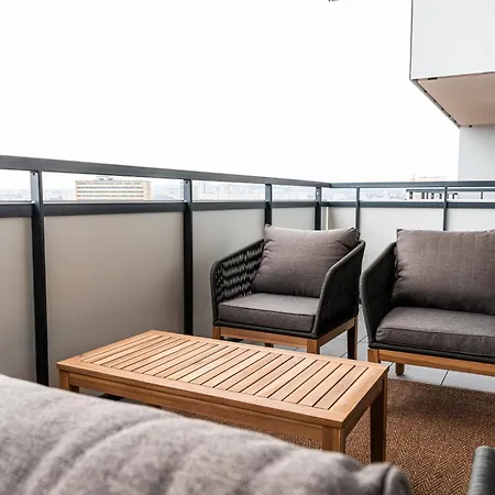 Luxury Center - Parking Included شقة *