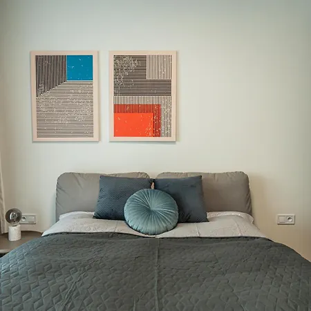 Luxury Center - Parking Included * كَشّا