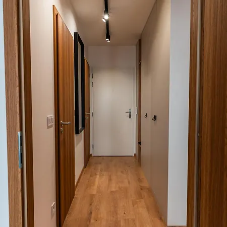 Luxury Center - Parking Included Апартаменты Кошице