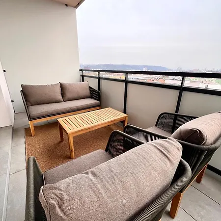 Luxury Center - Parking Included Apartament