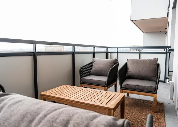 Luxury Center - Parking Included Lägenhet *