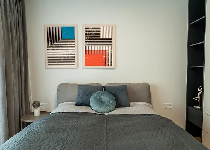 Luxury Center - Parking Included * كَشّا