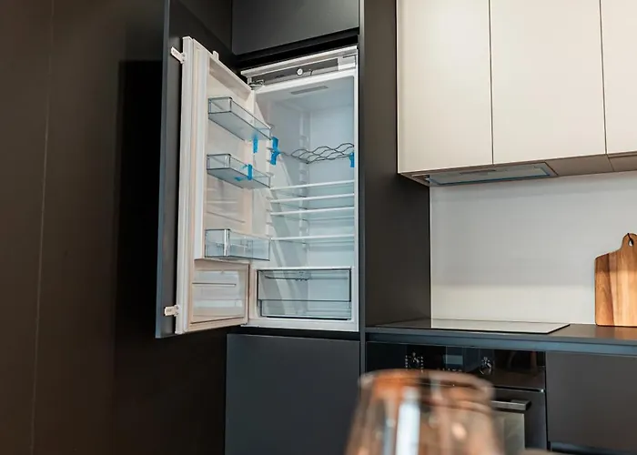 Luxury Center - Parking Included Lägenhet *