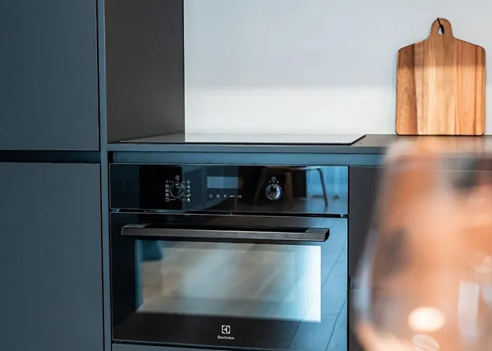 Luxury Center - Parking Included Lägenhet