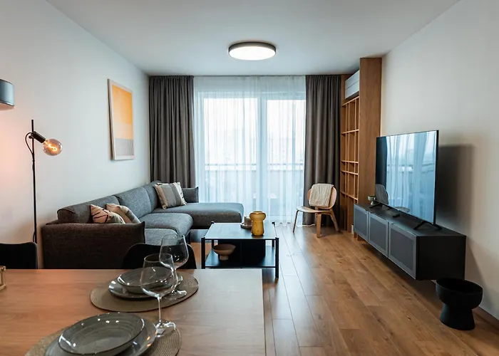 Luxury Center - Parking Included Lägenhet *